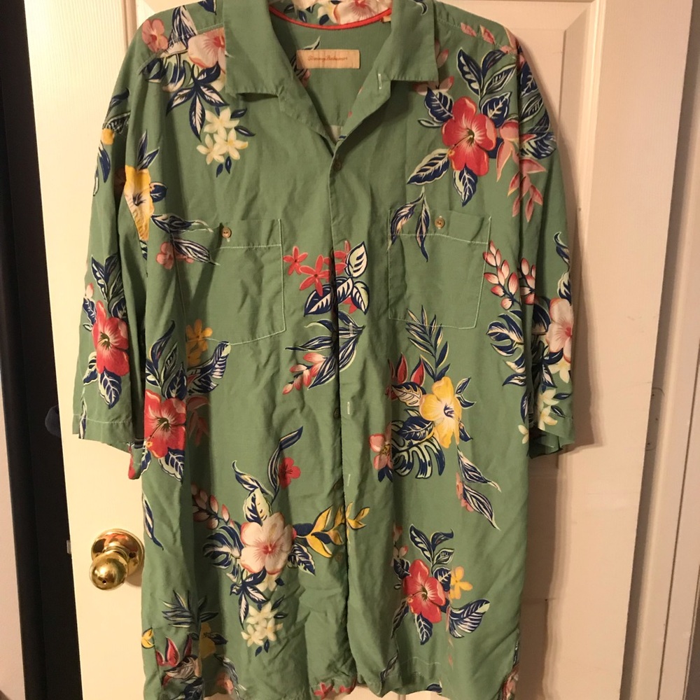 Men’s Tommy Bahama tropical shirt size XLT
